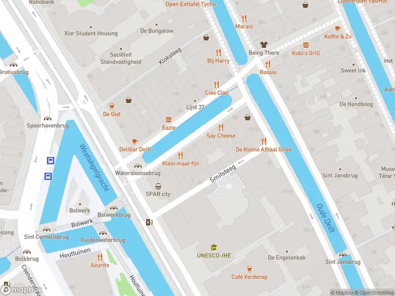Traumahelikopter met grote spoed naar de Binnenwatersloot in Delft