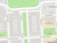 Ambulance met grote spoed naar de Jan van Eijckstraat in Amsterdam