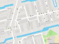 Ambulance met grote spoed naar de Marokkostraat in Delft