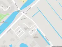 Politie met grote spoed naar de Schrepelpad in 's-Gravenhage vanwege voertuigen te water