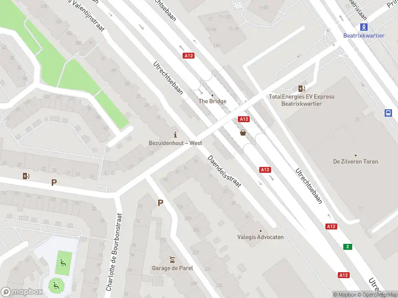 Ambulance met grote spoed naar de Jan Pietersz. Coenstraat in 's-Gravenhage