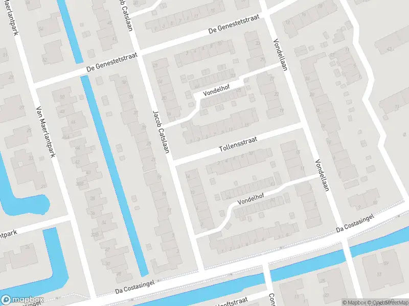 Ambulance met gepaste spoed naar de Tollensstraat in Capelle aan den IJssel