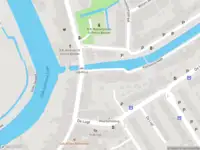 Ambulance met grote spoed naar de Kleinpolderkade in Rotterdam