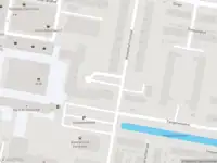 Ambulance met gepaste spoed naar de Middelharnishof in Rotterdam