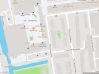Ambulance met gepaste spoed naar de Vijf Meilaan in Leiden