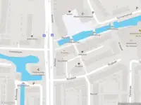 Ambulance met gepaste spoed naar de Kralendijkkade in Leiden
