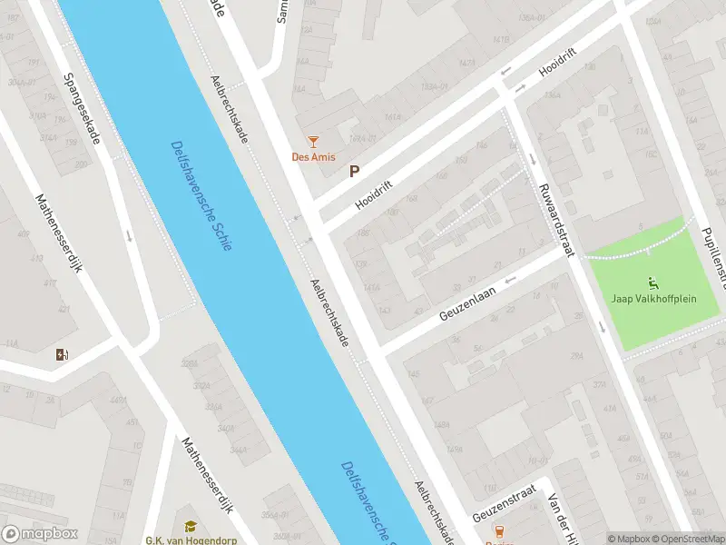 Ambulance met grote spoed naar de Aelbrechtskade in Rotterdam