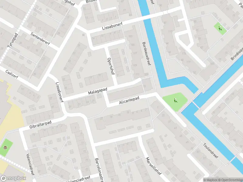Ambulance met gepaste spoed naar de Malagapad in Rotterdam