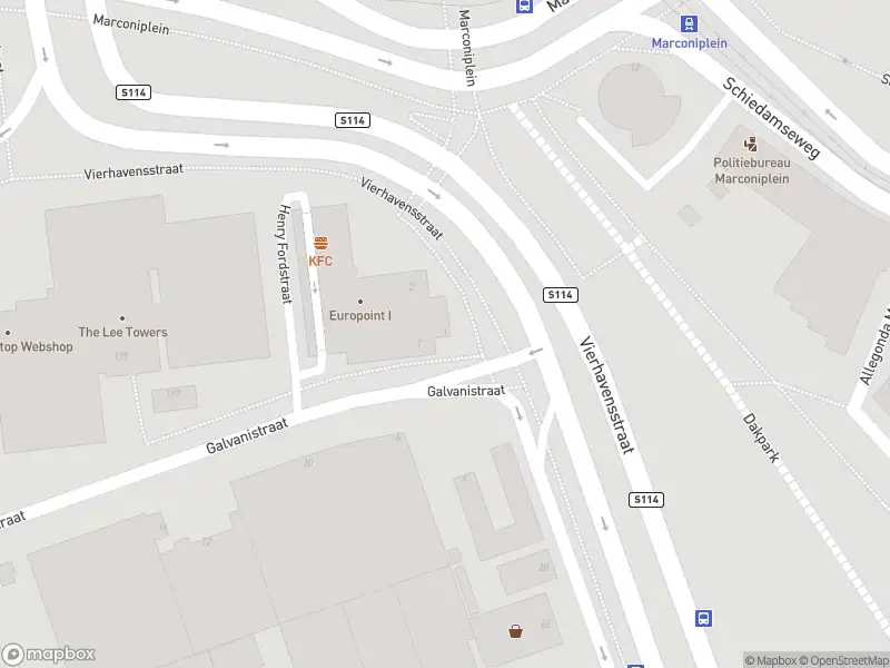 Ambulance met grote spoed naar de Marconistraat in Rotterdam