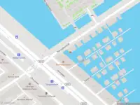Ambulance met grote spoed naar de Haringbuisdijk in Amsterdam