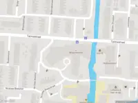 Ambulance met grote spoed naar de Nicolaas Beetsstraat in Lekkerkerk