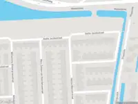 Ambulance met grote spoed naar de Hélène Mercierstraat in Spijkenisse