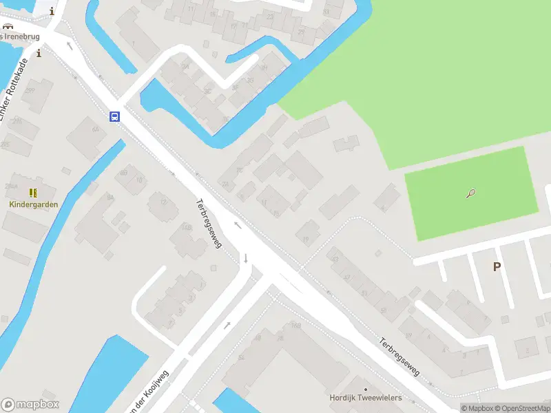 Ambulance met grote spoed naar de Terbregseweg in Rotterdam