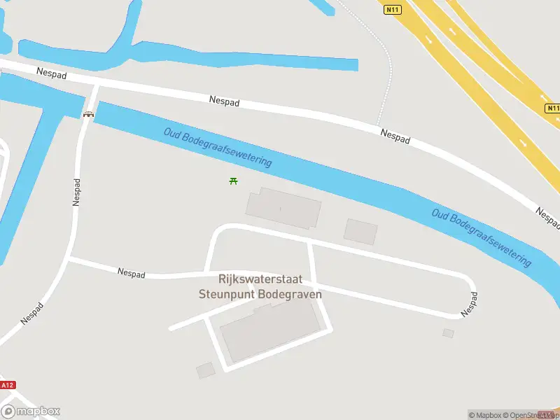 Brandweer met grote spoed naar de Nespad in Bodegraven vanwege voertuigen te water
