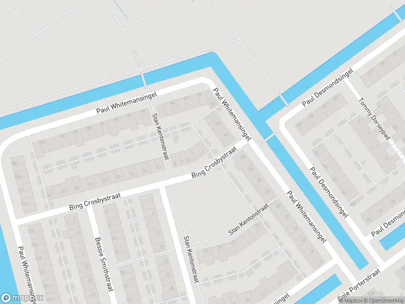 Ambulance met grote spoed naar de Bing Crosbystraat in Rotterdam