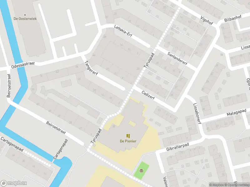 Ambulance met gepaste spoed naar de Tangererf in Rotterdam