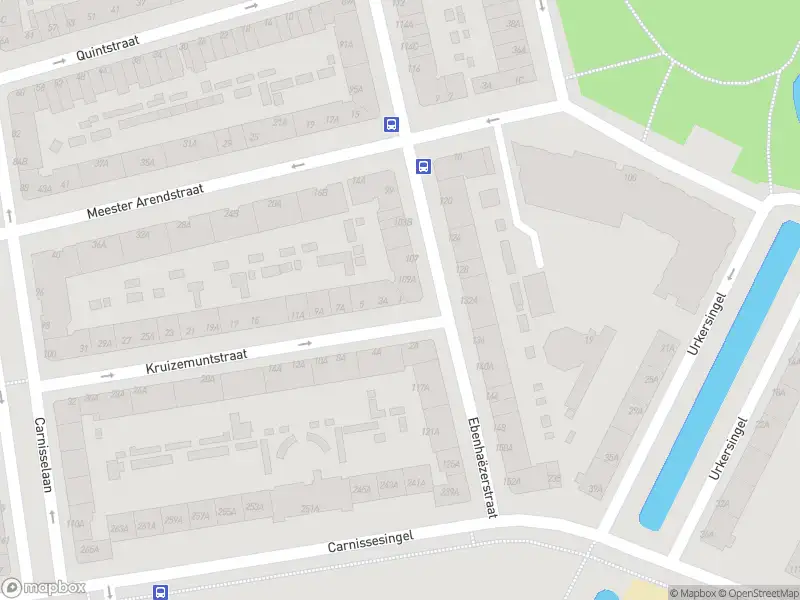Ambulance met grote spoed naar de Kruizemuntstraat in Rotterdam