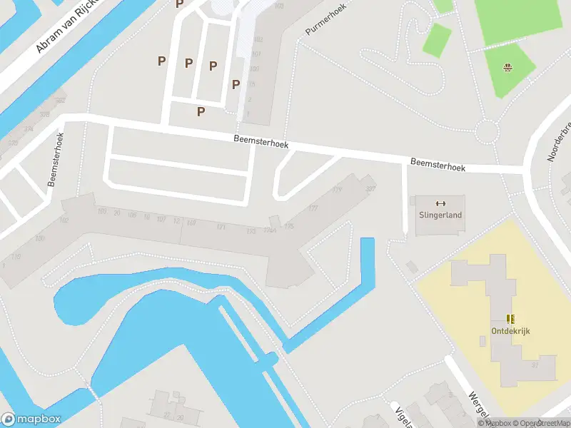 Ambulance met grote spoed naar de Beemsterhoek in Capelle aan den IJssel