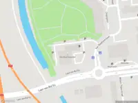Ambulance met grote spoed naar de Van Beethovenplein in Schiedam