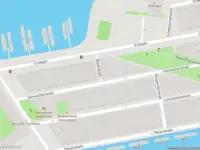Ambulance met grote spoed naar de Seinwachterstraat in Amsterdam