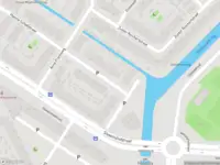 Ambulance met grote spoed naar de Jo de Clerstraat in Leiden