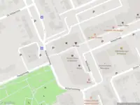 Brandweer met grote spoed naar de Nijkampenweg in Emmen vanwege gebouwbrand