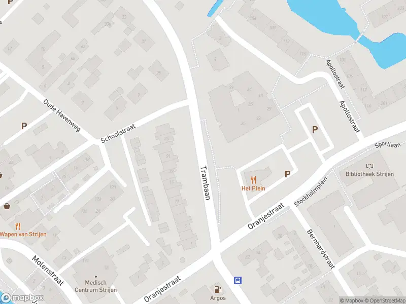 Ambulance met grote spoed naar de Trambaan in Strijen