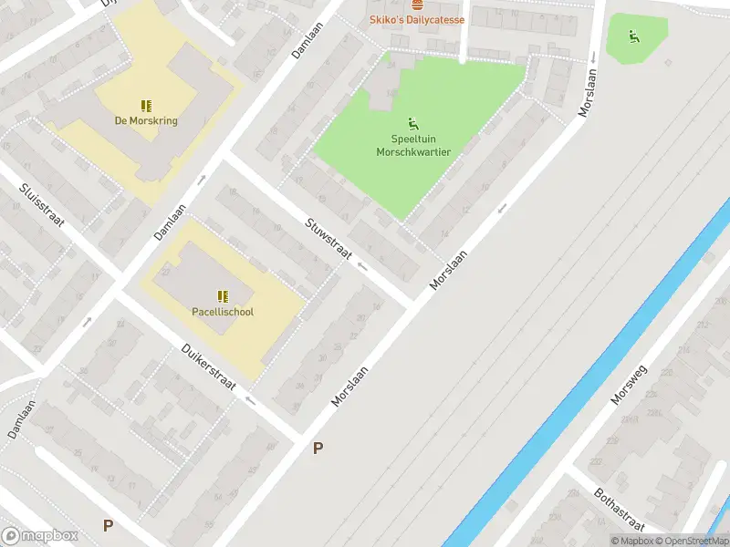 Ambulance met gepaste spoed naar de Stuwstraat in Leiden