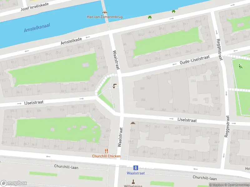 Ambulance met gepaste spoed naar de Reggestraat in Amsterdam