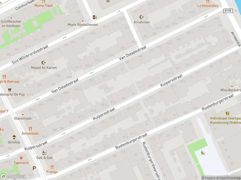 Ambulance met grote spoed naar de Jacob Israël de Haanstraat in Amsterdam