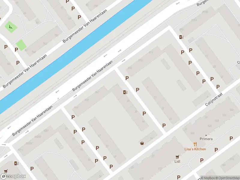 Ambulance met gepaste spoed naar de Van Tienhovenstraat in Schiedam