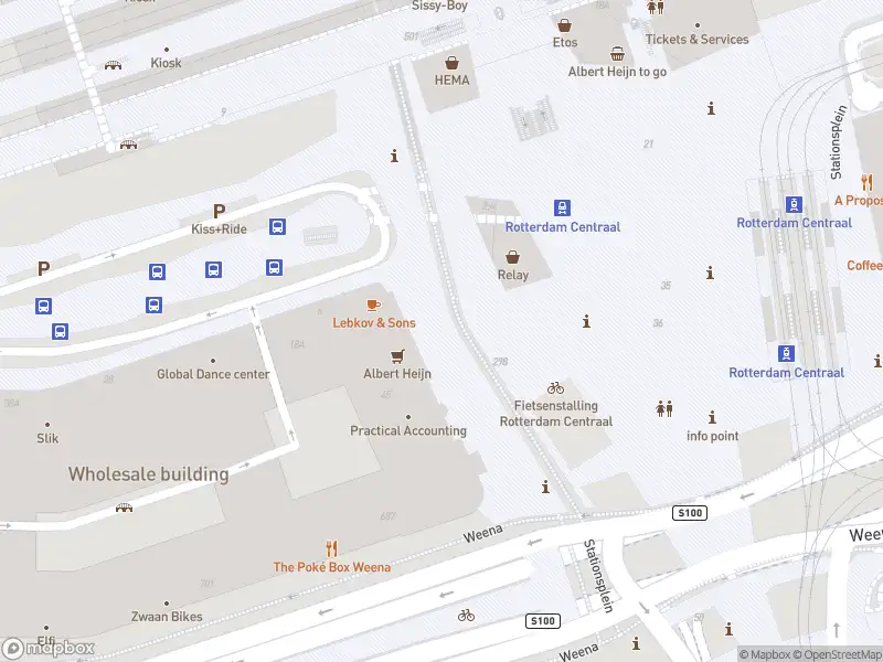 Ambulance met gepaste spoed naar de Stationsplein in Rotterdam