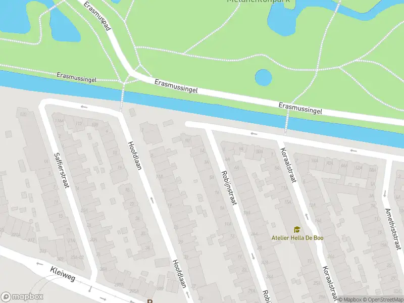Ambulance met gepaste spoed naar de Robijnstraat in Rotterdam