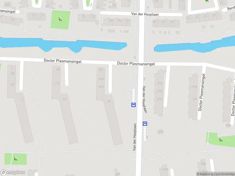 Ambulance met grote spoed naar de Lindenlaan in Amstelveen