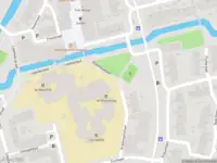 Ambulance met grote spoed naar de Arendlaan in Delft