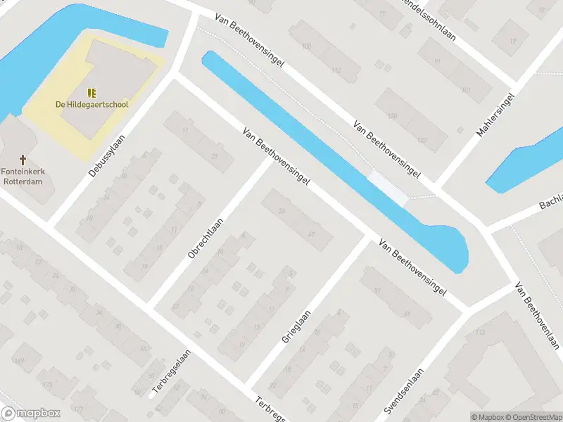 Ambulance met grote spoed naar de Van Beethovensingel in Rotterdam