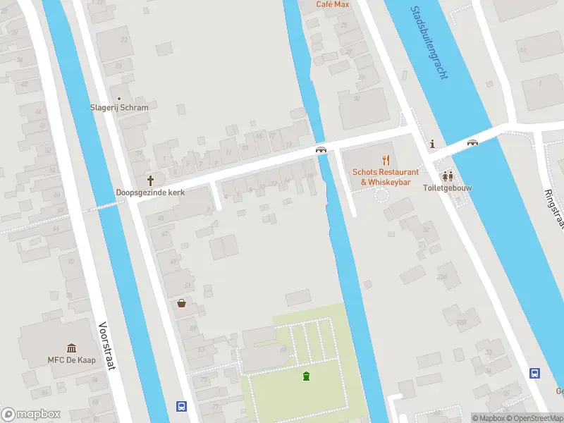 Brandweer met grote spoed naar de Voorstraat in Stavoren vanwege afhijsen patient
