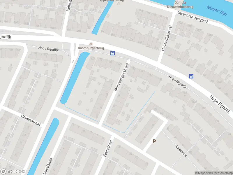 Ambulance met gepaste spoed naar de Meerburgerstraat in Leiden
