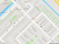 Ambulance met grote spoed naar de Fizeaustraat in Amsterdam