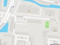 Ambulance met grote spoed naar de De Sitterstraat in Dordrecht