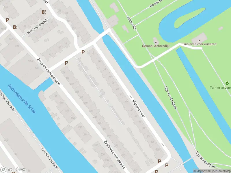 Ambulance met grote spoed naar de Molensingel in Rotterdam