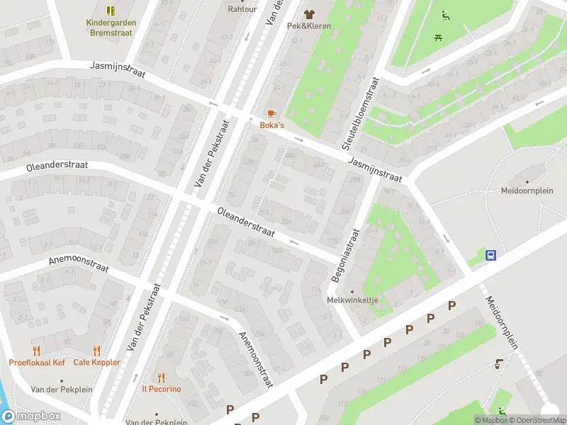 Ambulance met grote spoed naar de Bremstraat in Amsterdam