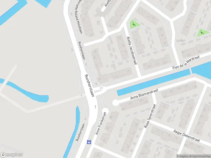 112 melding Ambulance met gepaste spoed naar de Fien de la Mardreef in Lisse