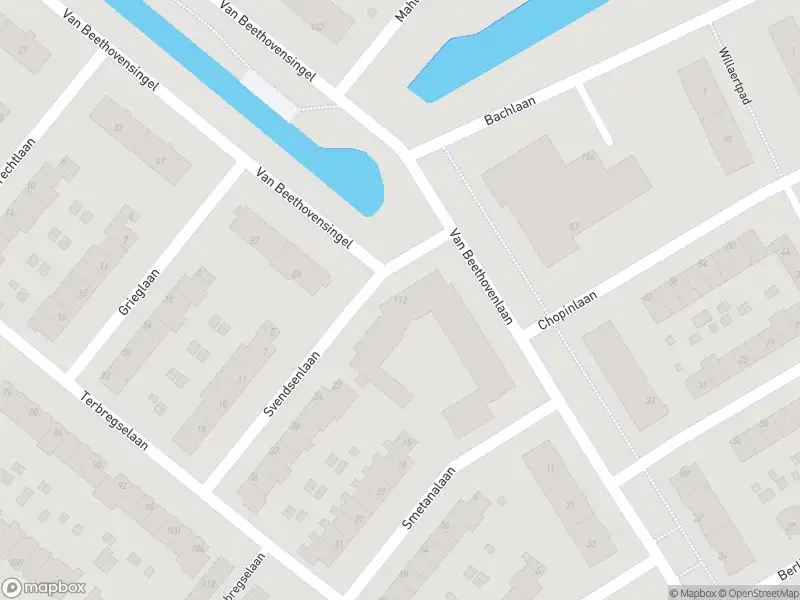 Ambulance met grote spoed naar de Van Beethovensingel in Rotterdam