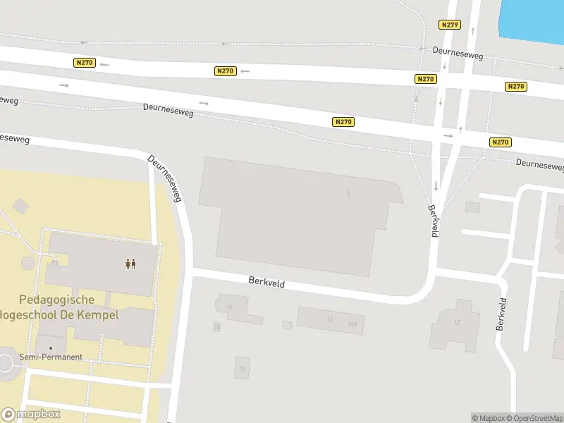 Brandweer met gepaste spoed naar de Deltaweg in Helmond vanwege een liftopsluiting