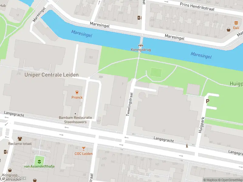 Ambulance met gepaste spoed naar de Tweelingstraat in Leiden