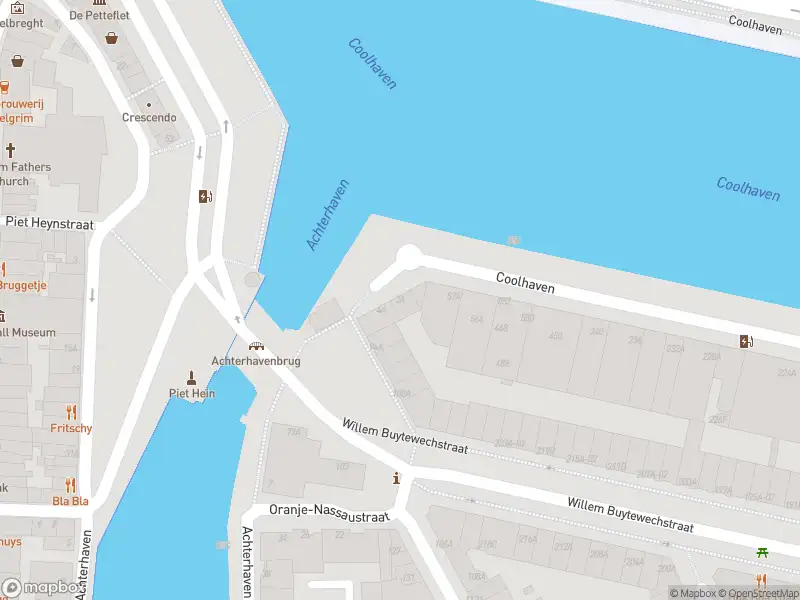 Ambulance met grote spoed naar de Coolhaven-terras in Rotterdam