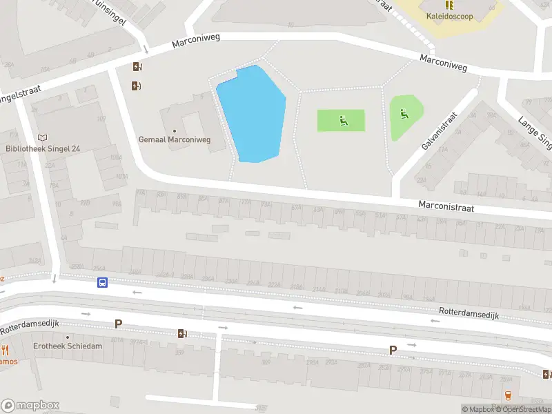 Ambulance met grote spoed naar de Marconistraat in Schiedam