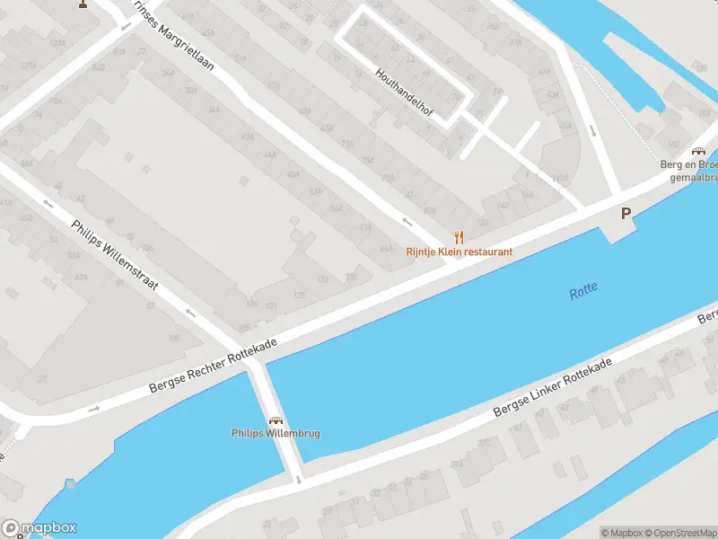 Ambulance met grote spoed naar de Bergse Rechter Rottekade in Rotterdam