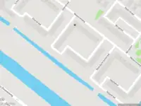 Ambulance met grote spoed naar de Eenhoornhof in Amsterdam